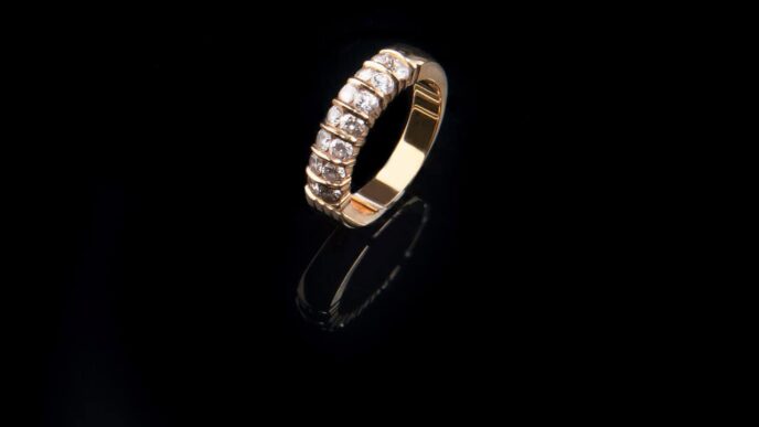 Why Should You Choose an Online Jewelry Shop? Find Out the Reasons
