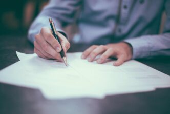 Why Should UAE Entrepreneurs Consult a Financial Advisor in Dubai for Business Expansion Planning?