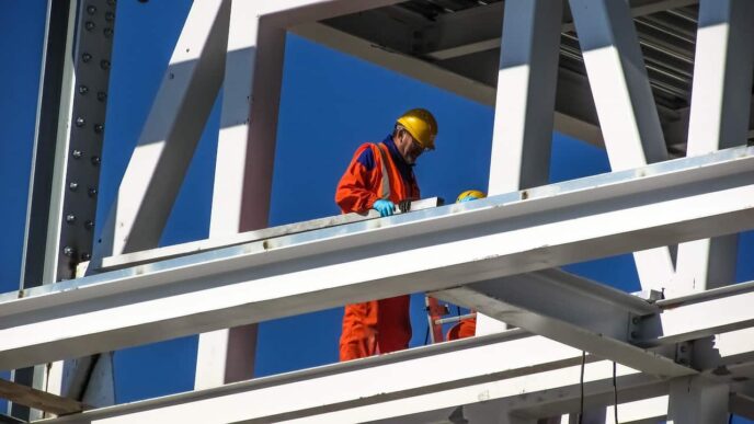The Importance of Lone Worker Monitoring in Ensuring Workplace Safety