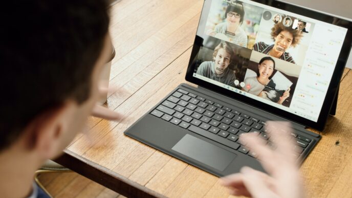 Improve Your Chances of Closing a Sale With a Video Chat Conversation