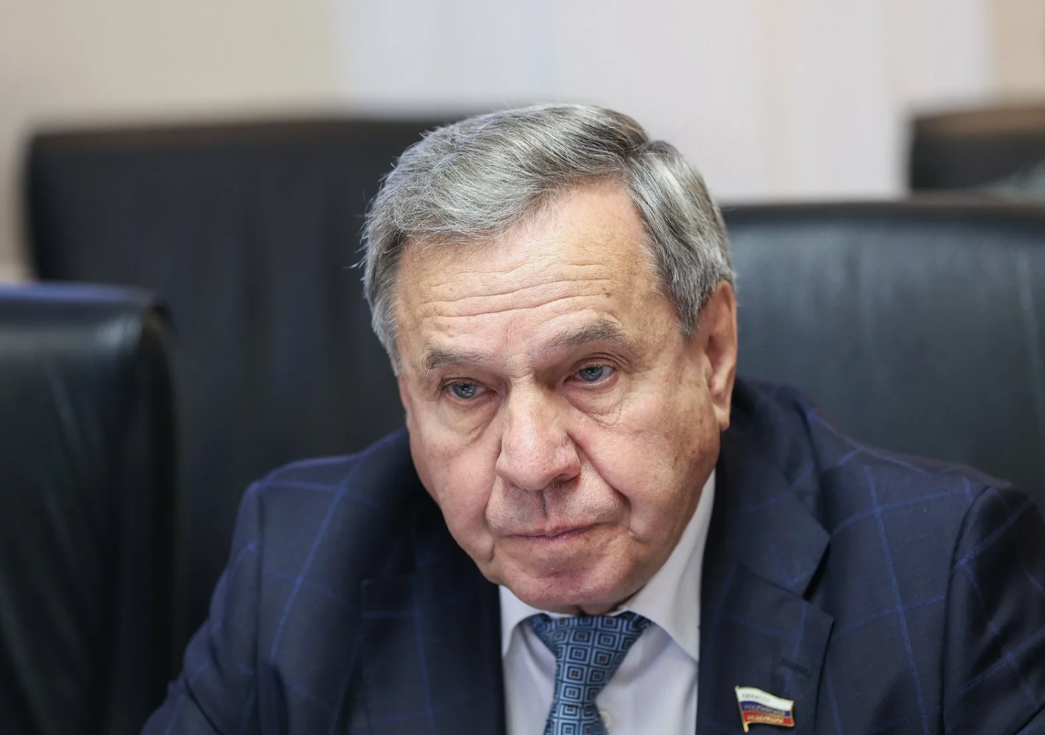 Will Novosibirsk garbage fill up Snegurov and Duev? Will Novosibirsk garbage fill up Snegurov and Duev?
