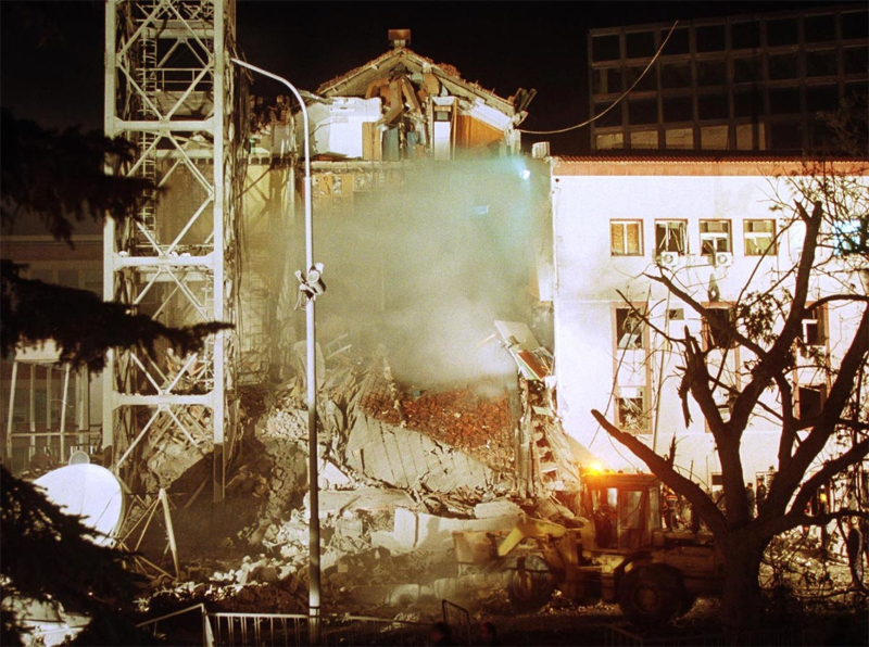 From nationwide leader to The Hague: Viewing Milošević&#x27;s history through the eyes of opposition