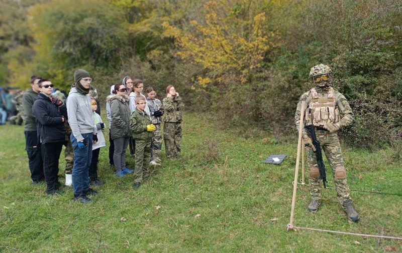 “Men in uniform watched us fill out tests”: How Russia “re-educates” Ukrainian schoolchildren in the occupied territories