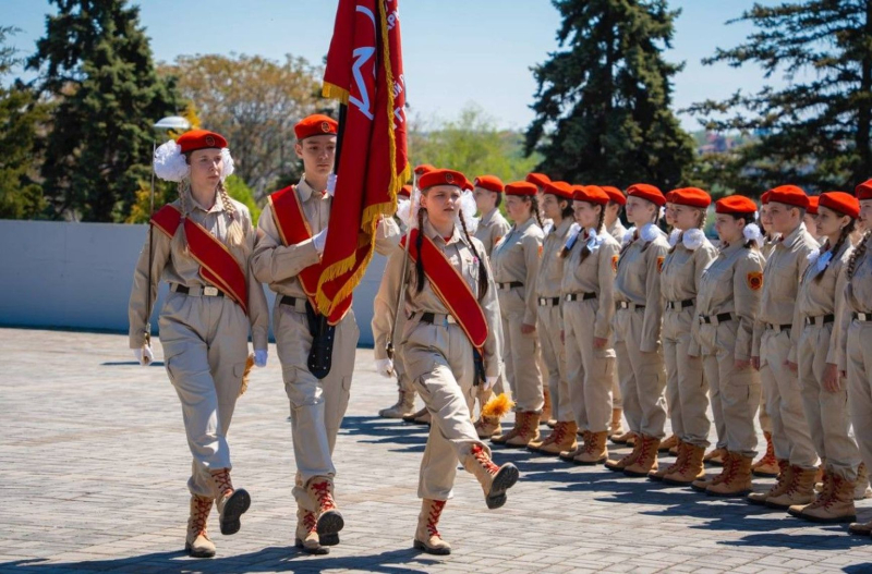 “Men in uniform watched us fill out tests”: How Russia “re-educates” Ukrainian schoolchildren in the occupied territories